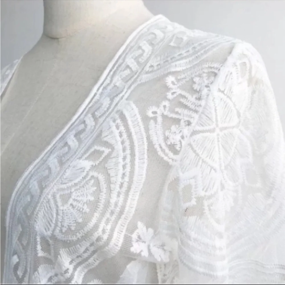 New! White Bohemian Scallop Embroidered Duster Kimono - Picture 8 of 10